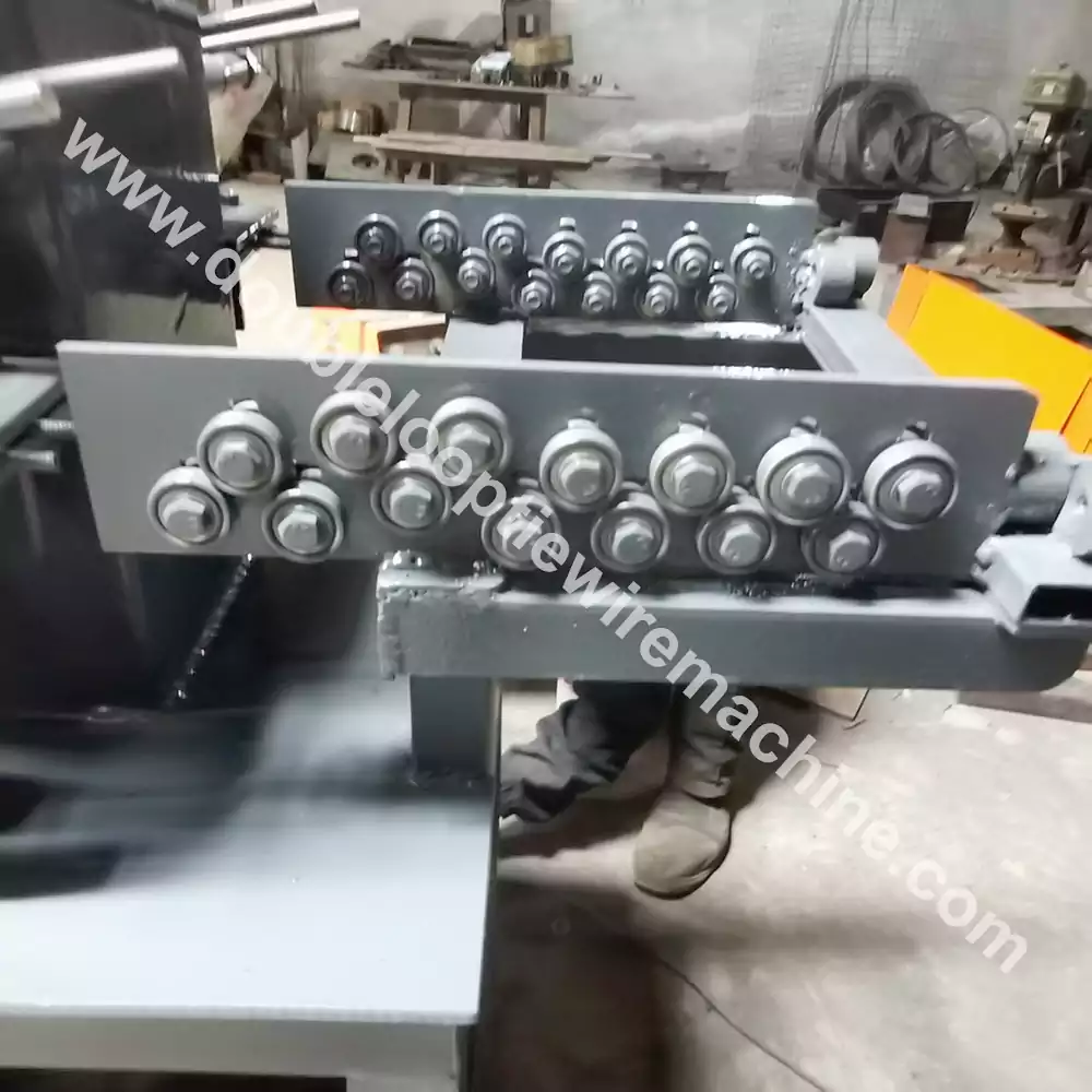 High speed straight cut wire tie machine